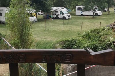Acampada rural y área de autocaravanas El Plano en El Plano (Huesca)