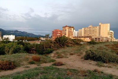 Area autocaravana La Finca en Tabernes de la Valldigna (Valencia)