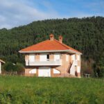 Área autocaravanas Arnuero en Castillo Siete Villas (Cantabria)