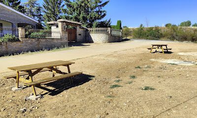 Área caravanas en Garray (Soria)