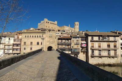 Área de Autocaravanas de Vall-de-roures en Valderrobres (Teruel)