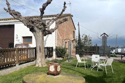 Área de Autocaravanas de la Agrotienda Mas Bes en Vilobí d'Onyar (Girona)