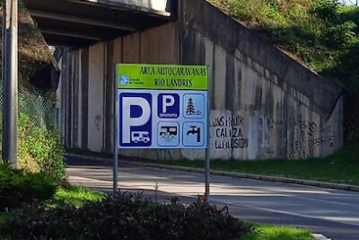 Área de autocaravanas do Río Landres - Salceda de Caselas en Salceda de Caselas (Pontevedra)