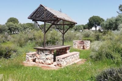 Área recreativa y zona de acampada controlada "Monte Público Los Ruedos" en Hornachuelos (Córdoba)