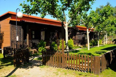 CAMPING - BUNGALOWS COMPLEJO TURISTICO LA MATA en Madrigal de la Vera (Cáceres)