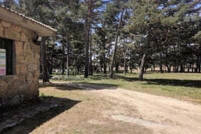 Campamento Peñas Blancas en Peguerinos (Ávila)