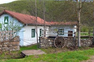 Camping Alto Esla en Boca De Huergano (León)