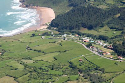 Camping Arenal de Moris en Caravia (Asturias)