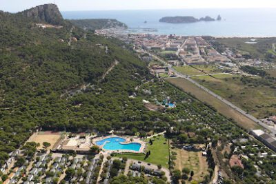 Camping Castell Montgrí en Torroella de Montgrí (Girona)