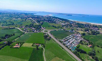 Camping El Arbolado | Alquiler de bungalows y mobil-homes en Loredo (Cantabria)