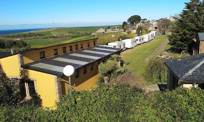 Camping El Carbayín en Serantes (A Coruña)