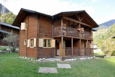 Camping Frontera Park en La Farga de Moles (Lleida)