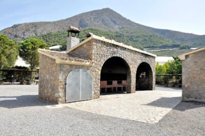 Camping Fuentes del Algar en Callosa de Ensarriá (Alicante)
