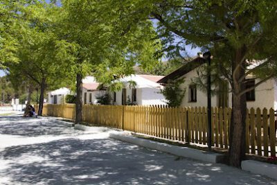 Camping Granada - Los Bermejales en Arenas del Rey (Granada)