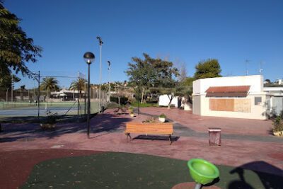 Camping La Pirámide en Masía Pavías (Valencia)