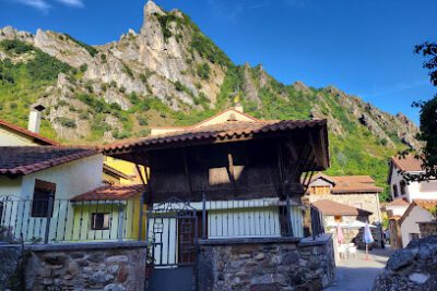 Camping La Pomarada de Somiedo en Pola de Somiedo (Asturias)