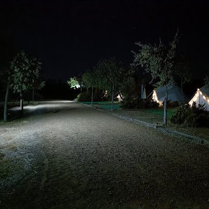 Camping La Tabla de la Yedra- Campamento Albergue La Tabla de la Yedra - Restaurante Terraza La Tabla de la Yedra en Piedrabuena (Ciudad Real)