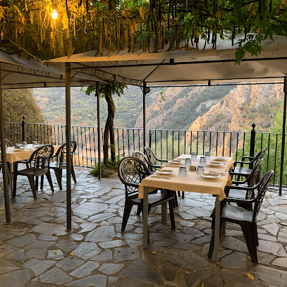 Camping Las Lomas en Güejar Sierra (Granada)