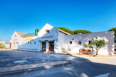 Camping Pinar San José en Zahora (Cádiz)