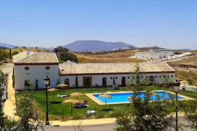 Camping Pueblo Blanco en Olvera (Cádiz)