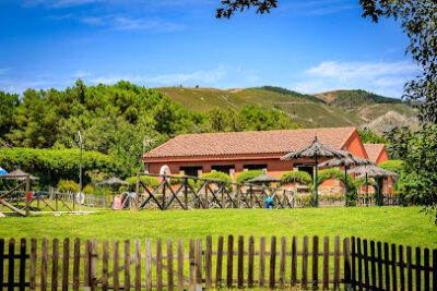 Camping Valverde Natural en Valverde del Fresno (Cáceres)