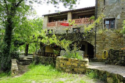 Can Banal - Camping & Masia Rural en Montagut (Girona)