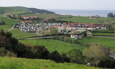Caravaning Oyambre Cantabria en San Vicente de la Barquera (Cantabria)