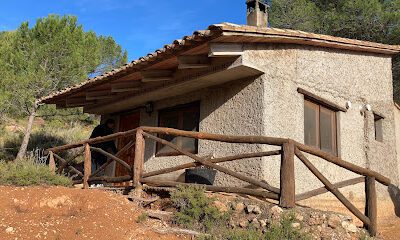 Casitas-Refugio La Purísima en Requena (Valencia)
