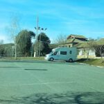 Estacionamiento de Caravanas Pinos Cimeros en Hoyos del Espino (Ávila)