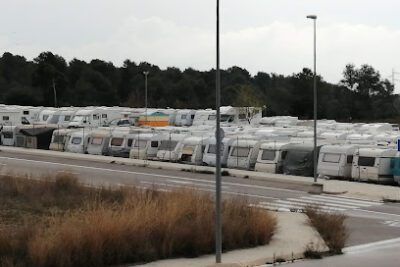 Parking caravanes en Castellar del Vallès (Barcelona)