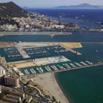 Parking puerto deportivo Alcaidesa en La Línea de la Concepción (Cádiz)