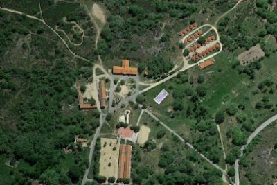 area autocaravanas - caravanas - campers puerta del campo en Real Sitio de San Ildefonso (Segovia)