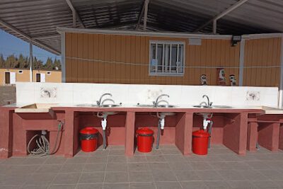 area de autocaravanas entre sierra y mar en Agrón (Granada)